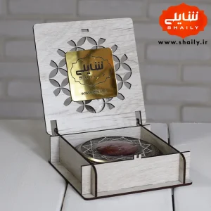 پک کادویی چوبی حاوی یک مثقال زعفران ارگانیک قائنات
