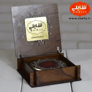 پک کادویی چوبی حاوی یک مثقال زعفران ارگانیک قائنات